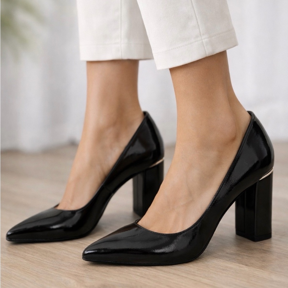 BCBGeneration women’s Size 8.5 Black Patent Pointed Toe Block Heel Pumps(B127)✨
